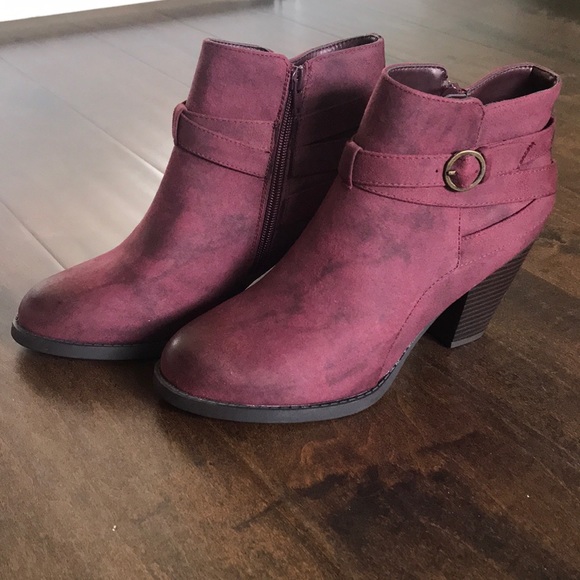 Women’s NWT Freda Boots, Burgundy size 9.5 - Picture 2 of 4